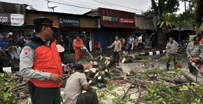 Keadaan TKP meninggalnya pengendara ojek online, Senin (8/5/2023)