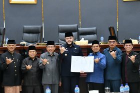 Pemerintah Kota Padang bersama DPRD secara resmi mengesahkan Peraturan Daerah Nomor 5 Tahun 2026