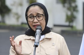 Kepala Badan Gizi Nasional (BGN) Nanik S Deyang