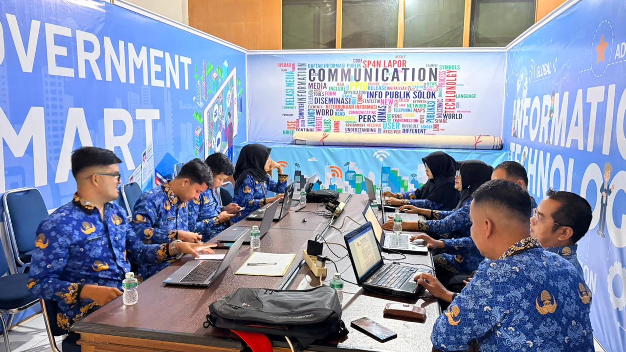 Dokumentasi Helpdesk Pendampingan Penginputan Data Daftar Informasi Publik untuk persiapan e-Monev KIP 2026 di Kota Solok.