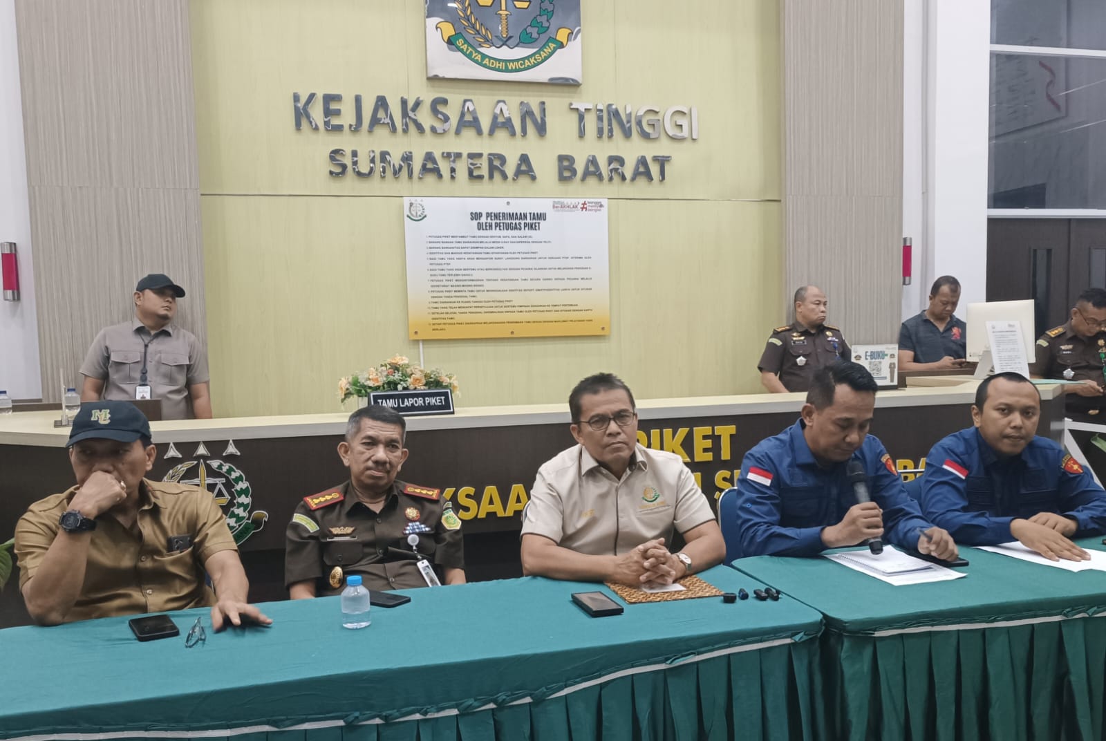 Kejati Sumbar Tahan Tiga Tersangka Korupsi Jembatan Sikabu, Kerugian Negara Rp7,5 Miliar