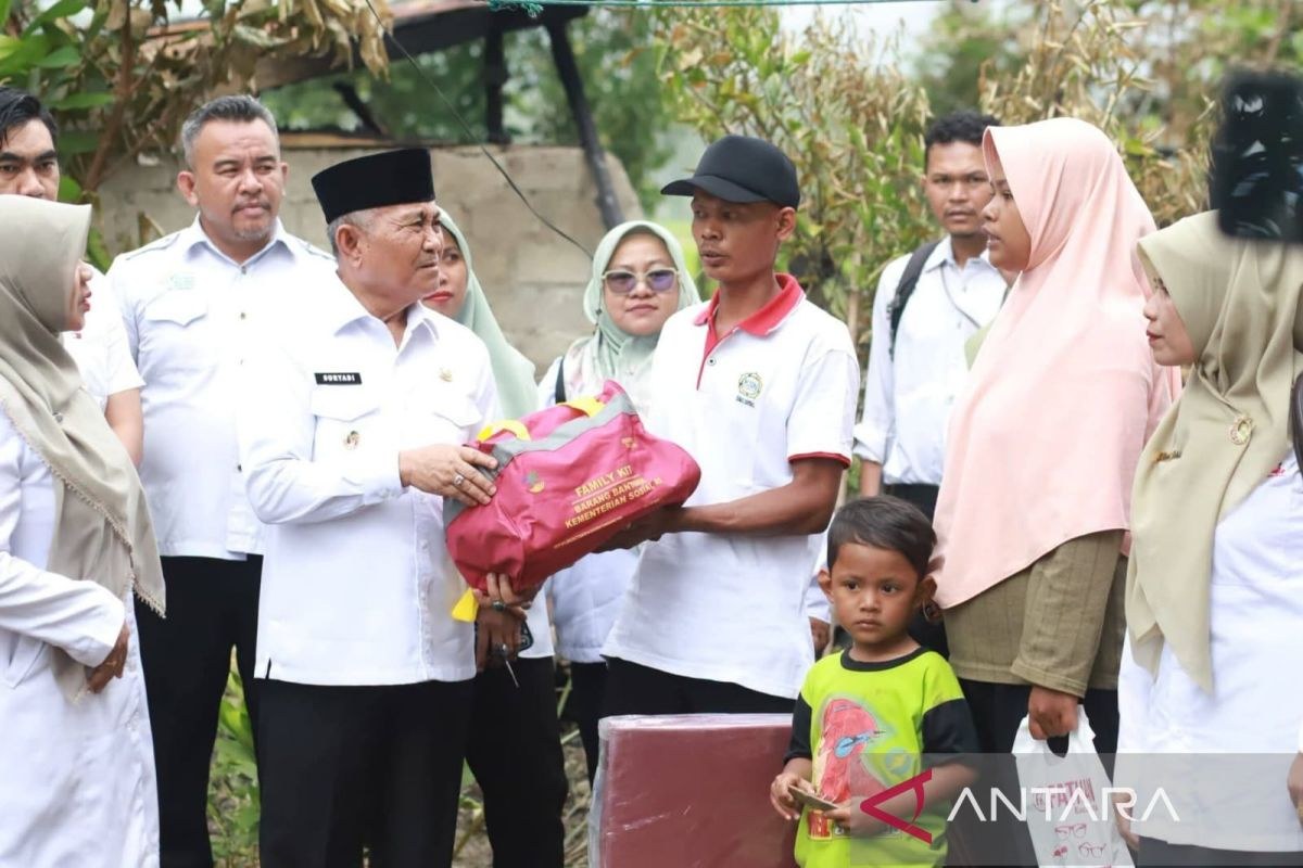 Pemkot Solok Salurkan Bantuan Usaha Rp5 Juta untuk 95 Keluarga Penerima