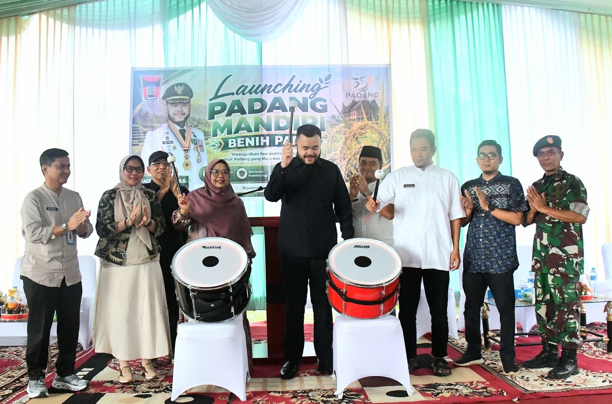 Foto: Peluncuran Program Padang Mandiri Benih Padi di Kelurahan Air Pacah, Koto Tangah, Padang
