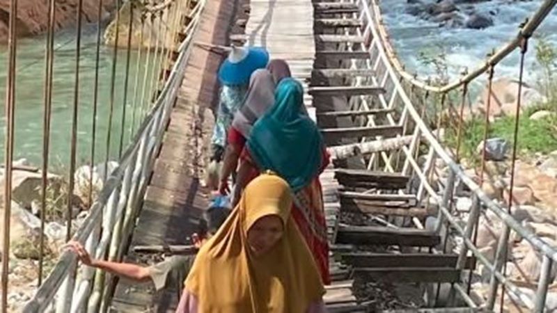 Progres Jembatan Gantung Limau Gadang–Batu Kunik Pessel Capai 90,34 Persen, Masuk Tahap Akhir
