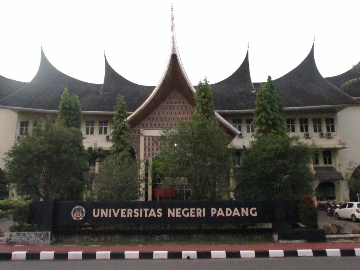 UNP dan Unand Tembus 20 Besar Perguruan Tinggi Indonesia Versi Webometrics Juli 2026