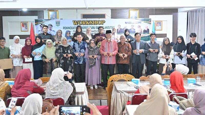 Workshop HOTS di SMAN 2 Bukittinggi, Mahyeldi Tekankan Peran Guru Cetak Generasi Unggul