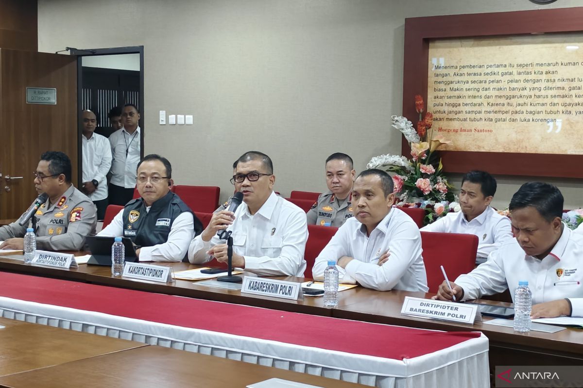 Foto: ANTARA/HO-Polri - Jajaran Kortastipidkor Polri dan Kabareskrim memberikan keterangan dalam konferensi pers di Gedung Bareskrim Polri, Jakarta, Senin (6/7/2026)