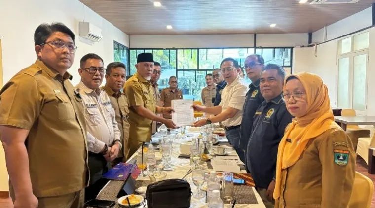 Mahyeldi dan Irman Gusman Sepakat Percepat Rehab Rekon Pascabencana Sumbar, Realisasi Dana Pusat Baru 7,8 Persen