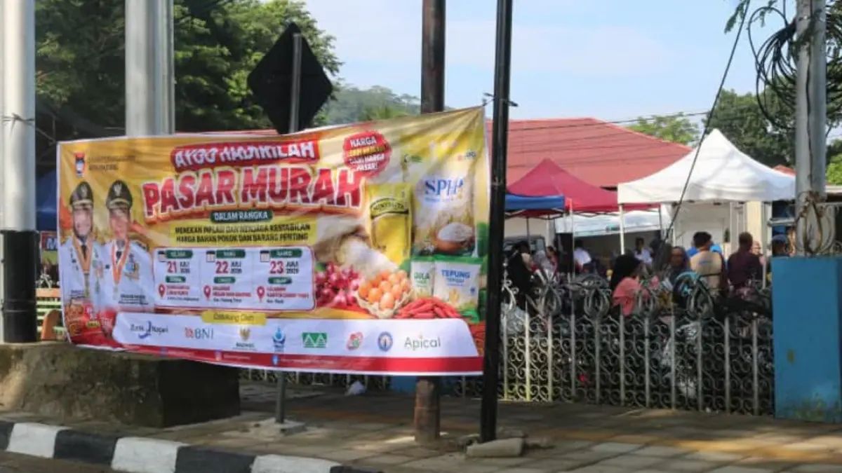 Pasar Murah Padang di Tiga Kecamatan: Minyak Goreng Rp15.000 dan Gula Rp18.000 per Kg