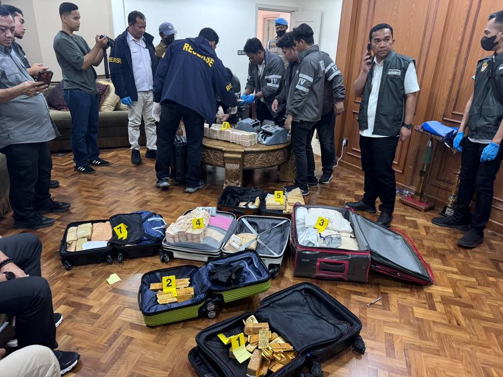 Foto penggeledahan rumah mewah di Sentul City, Bogor - Dok. Polda Metro Jaya
