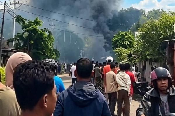 Korban Tewas Bentrok Adonara NTT Bertambah Jadi 3 Orang, Rumah Terbakar dan Ledakan Terdengar