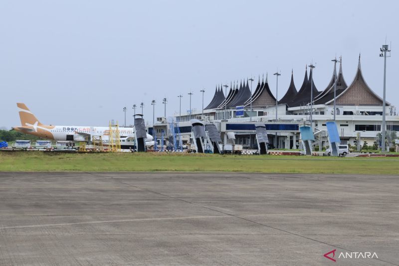 Foto: Pesawat di Bandara Internasional Minangkabau, pintu masuk wisman ke Sumbar