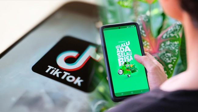 Foto kolase TikTok dan Tokopedia