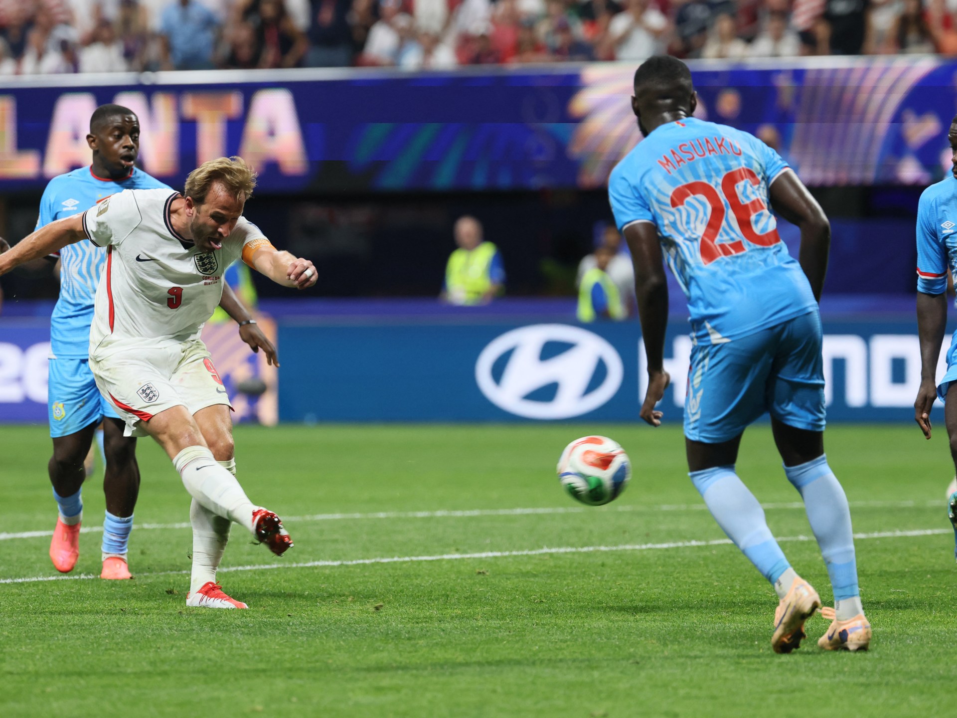 Harry Kane merayakan gol keduanya saat Inggris membalikkan keadaan melawan RD Kongo di Piala Dunia 2026