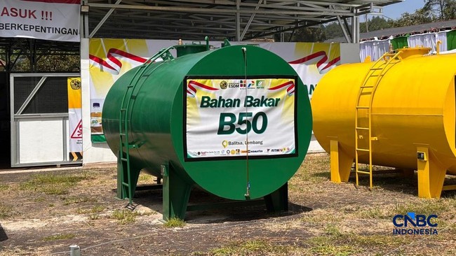 Tangki penyimpanan B50 di Wisma Balitsa Lembang, Jawa Barat