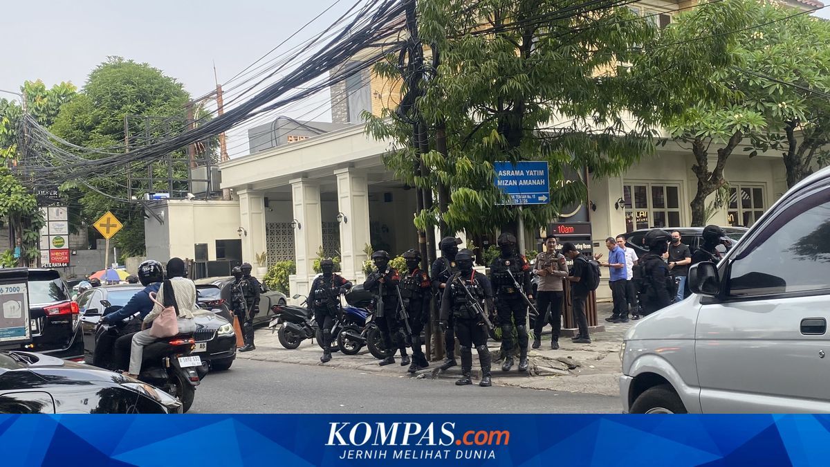 Tim Gabungan Polri Geledah 12 Lokasi Terkait 3 Kasus Korupsi Besar