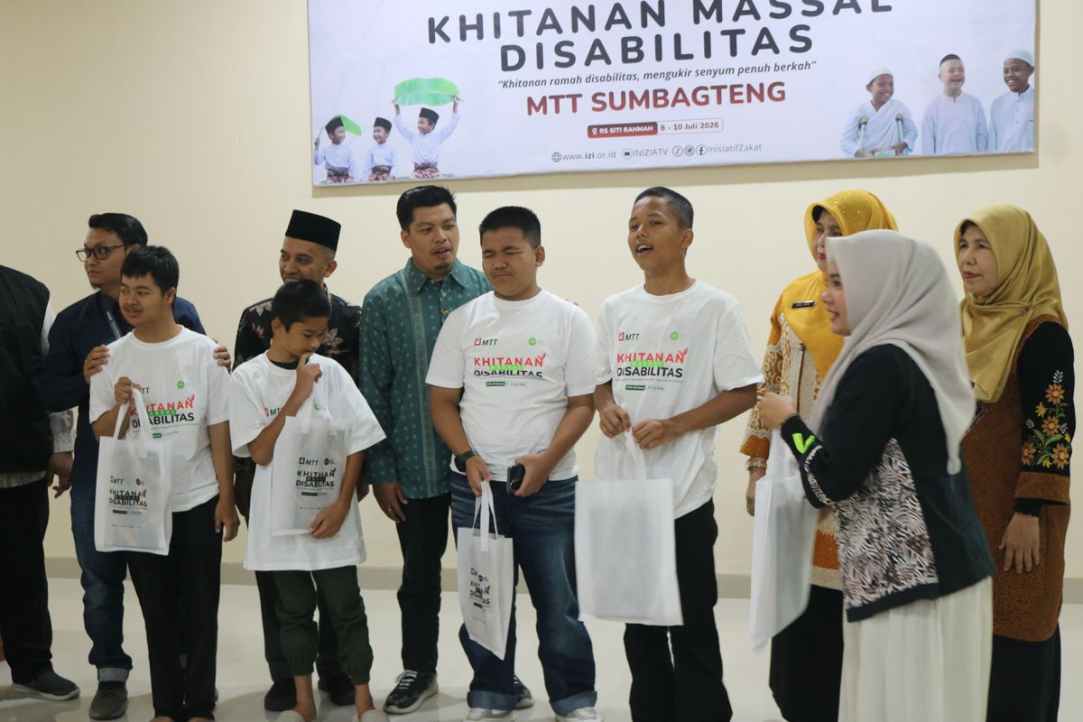 Sepuluh Anak Disabilitas Dikhitan dalam Program Khitan Massal Padang