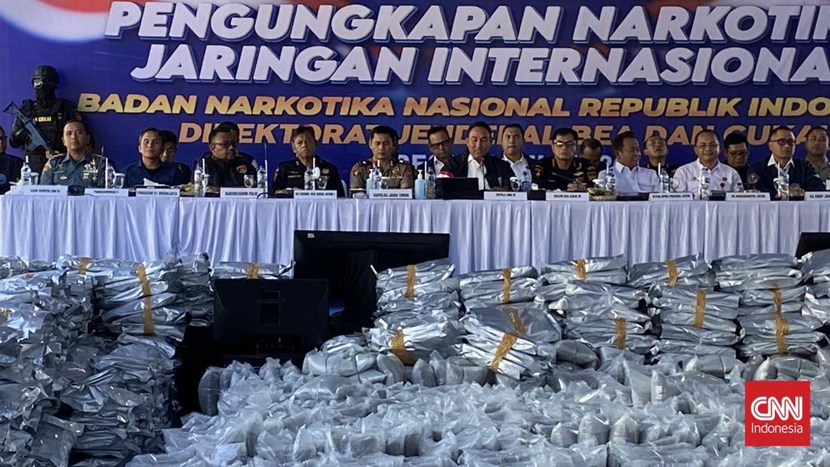 BNN membongkar gudang narkoba di Gresik dan menyita 3,37 ton kuncup ganja asal Thailand