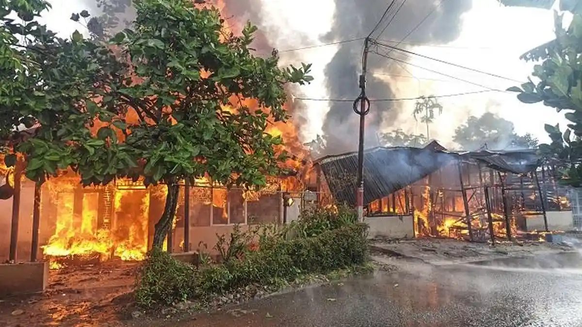 Kebakaran di Payakumbuh Hanguskan Tiga Rumah dan Sebuah Warung, Satu Warga Luka Bakar