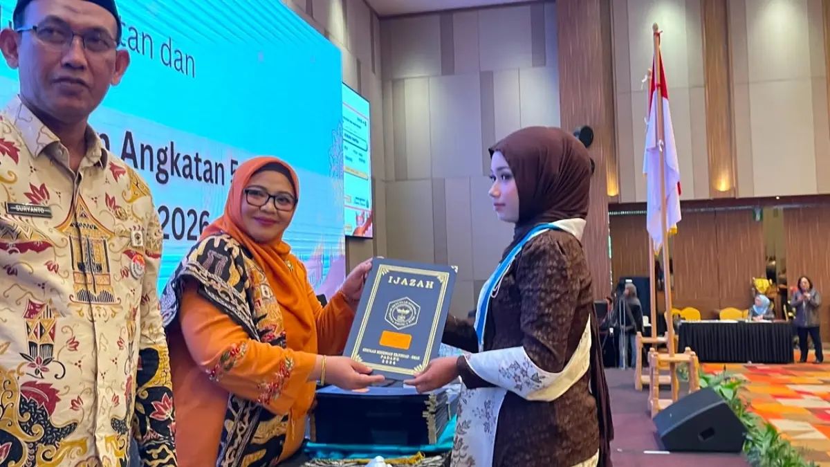 261 Lulusan SMK-SMAK Padang Dilantik, Mayoritas Langsung Terserap Dunia Kerja