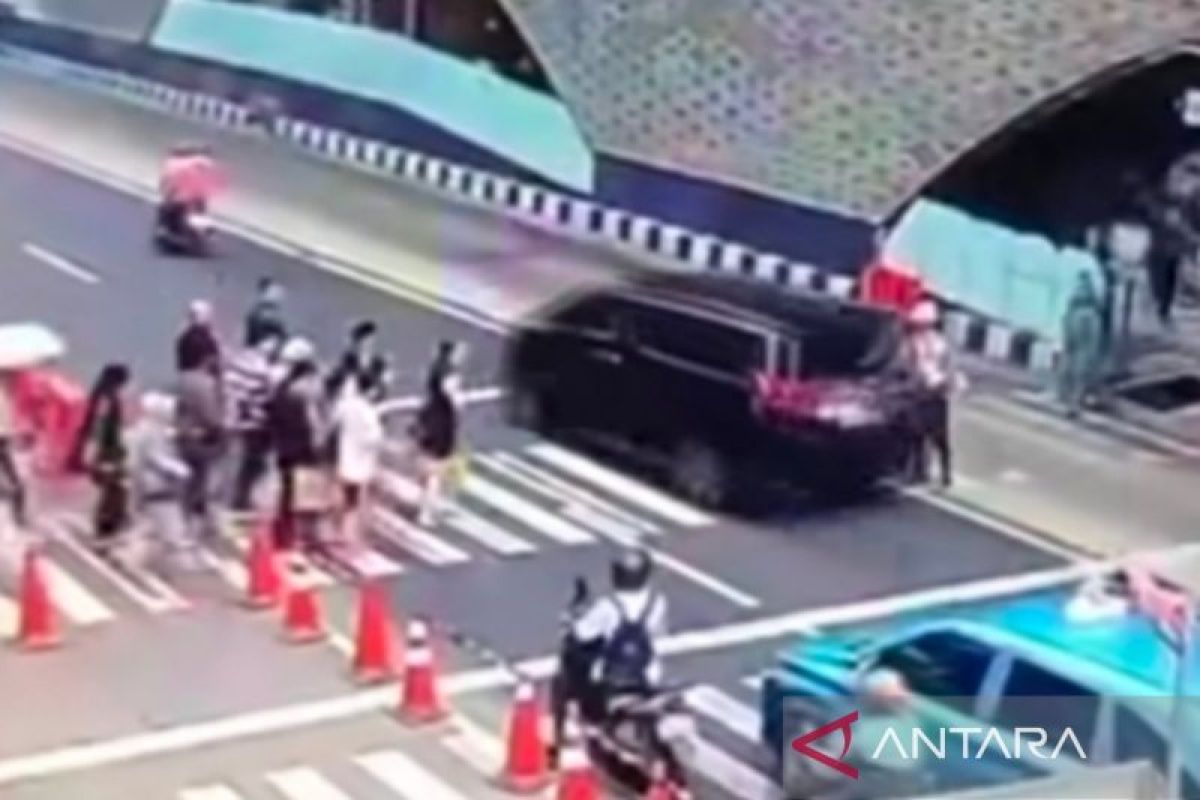 Viral Alphard Terobos Lampu Merah dan Intimidasi Satpam di Bundaran HI, Polisi Turun Tangan