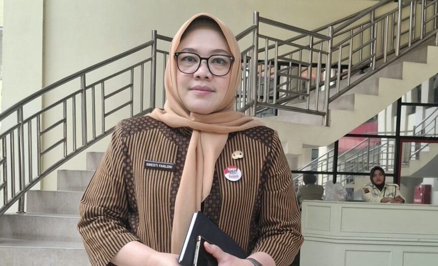 Kepala Bappeda Kota Padang, Swesti Fanloni. (Dok. Padangkita.com)